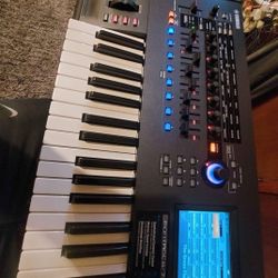 Yamaha Montage  6    61 Keys