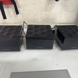Netgear Nighthawk MR80 TriBand mesh modem with two satellites!