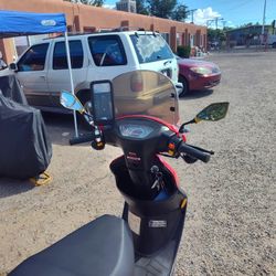 2024 Supermach Deluxe Moped