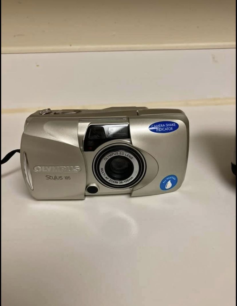 Olympus stylus 105 camera with case