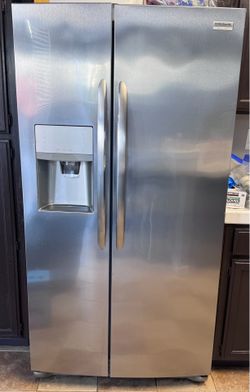 Frigidaire Refrigerator (Pick up Only)