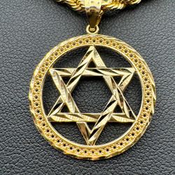 14k solid yellow gold David Star pendant charm 1.9 grams