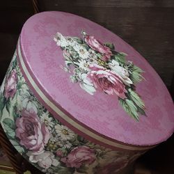 Floral Round Box- Victorian Rose- Located In Shelton 