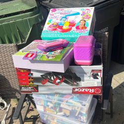 Toys (legos)