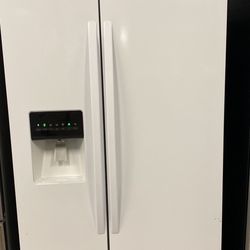Really Nice Fridge (plus Warranty)
