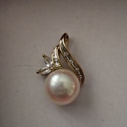 Pearl Pendant 