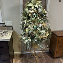4 Foot Christmas Tree With Attached Ornaments And Lights
