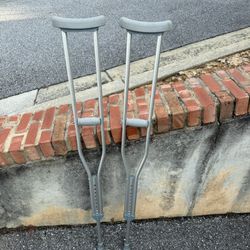 Aluminum Adult Underarm Crutches - 5.2 to 5.10 ft. 