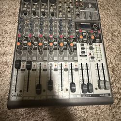 Behringer Mixer