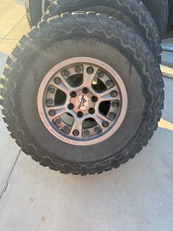 Bronco Bead lock wheels & Tires