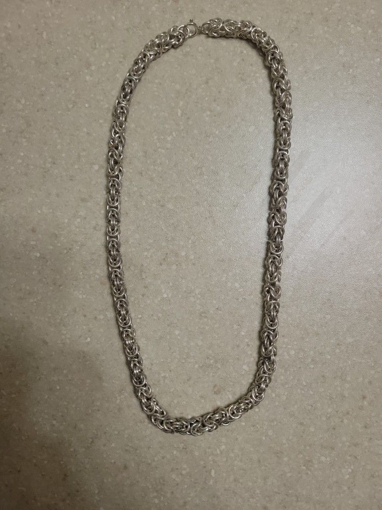 Sterling Silver Men's Heavy Necklace. Weight Is 94.9 Grams
