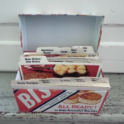 Vintage 1978 Bisquick tin metal recipe box with recipes and dividers