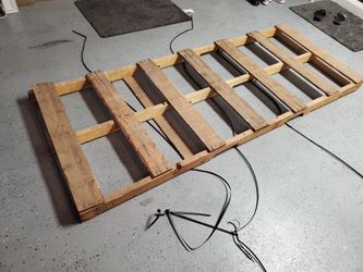 Wood Pallet Long, Great Value!