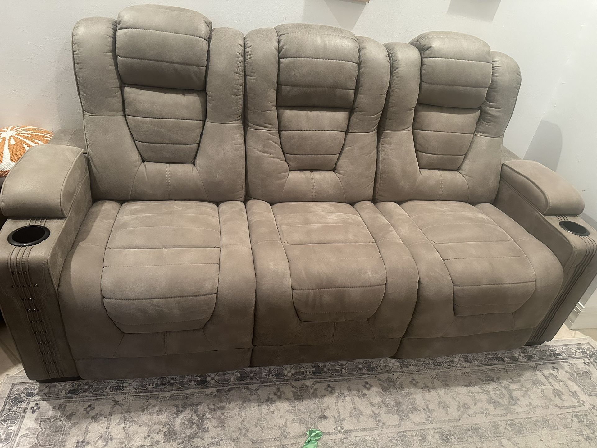 Recliner couch Set