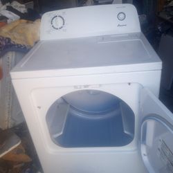 Amana  Whirlpool Las Capacity Electric Dryer $50