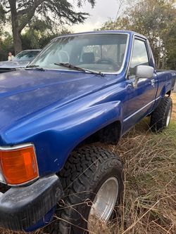 1988 TOYOTA PICKUP 4x4 V6 5-SPEED — $5,000 CASH FIRM  FIRST PERSON WITH $5,000 CASH TAKES IT