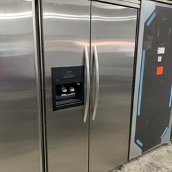 Kitchen Aid 42” Built In Refrigerator In Stainless Steel Used