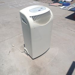 Air Conditioner Maytag 9000btu Works Great