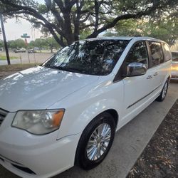 2012 Chrysler Town & Country