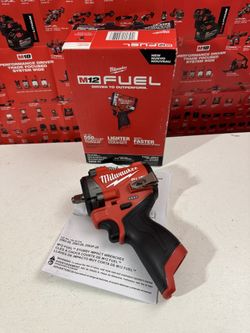 Milwaukee 3/8 Stubby Impact Wrench 