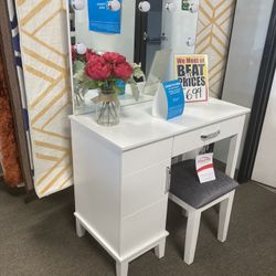 Vanity 🧡 $700! Easy Financing ! 