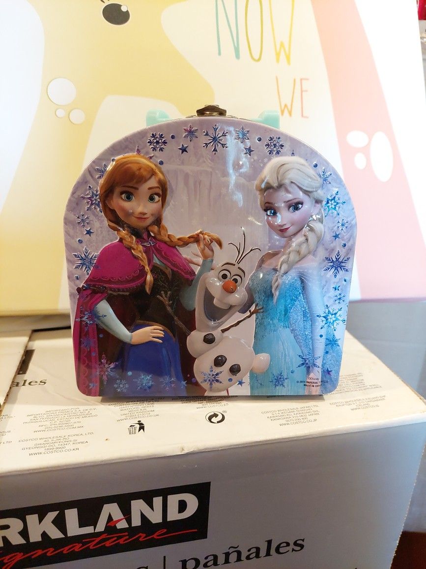 Lunch box. Disney