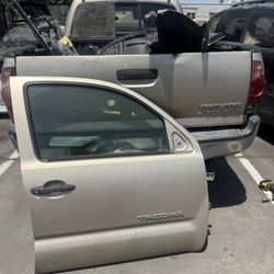 06 Toyota Tacoma Right Front Door $300
