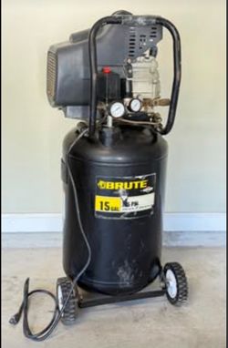 Brute 15-Gallon vertical air compressor (125 psi)