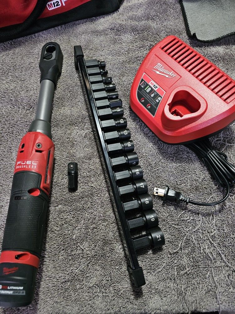 Milwaukee M12 Insider Ratchet