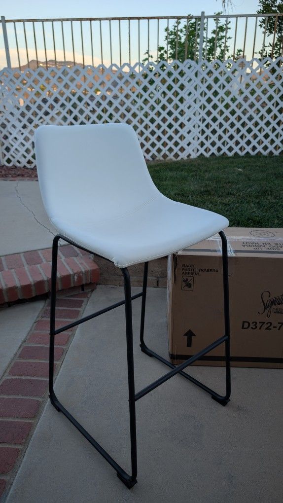 Pub Height Bar Stools with Back