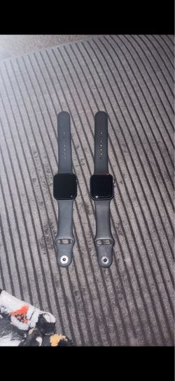 Apple Watch SE + Series 4 – Both 40mm