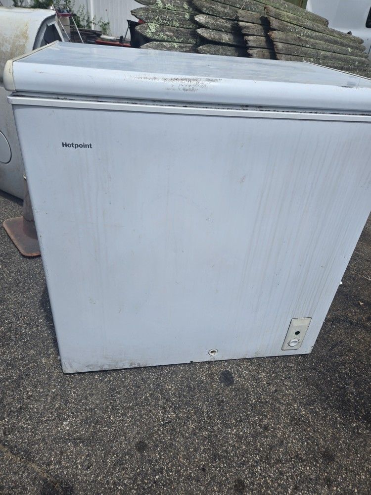 Hotpoint Chest Freezer