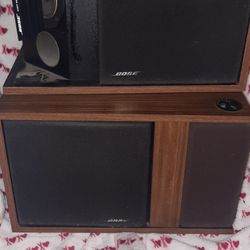 Bose 301 Bookshelf Speakers See Description 