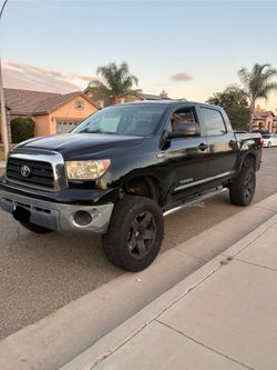 Toyota tundra 07 rwd 5.7
