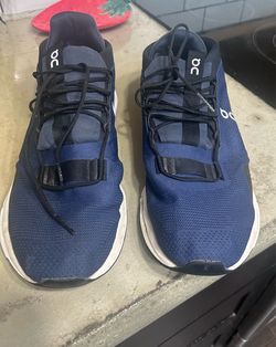 On Cloud men’s size 13 shoes