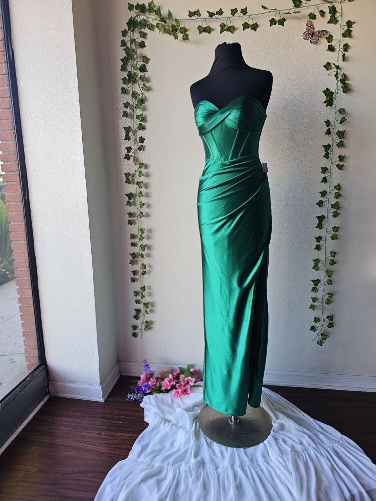 sachin and babi light blue dress Styling an Emerald Green Prom Dress: The Ultimate Guide (Shoes, Jewelry &  Makeup)