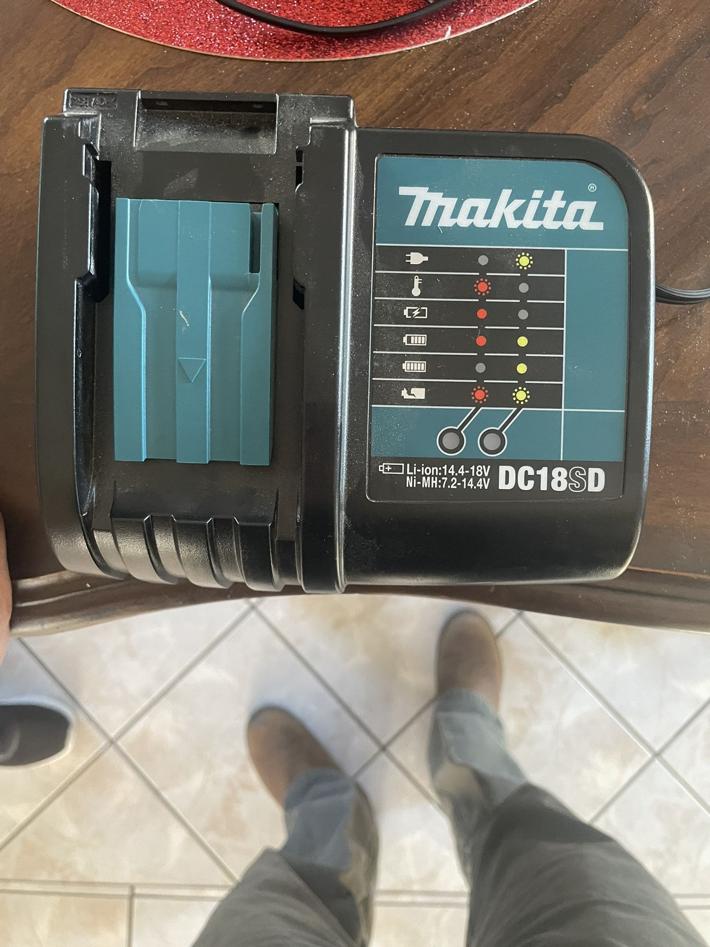 Makita Charger