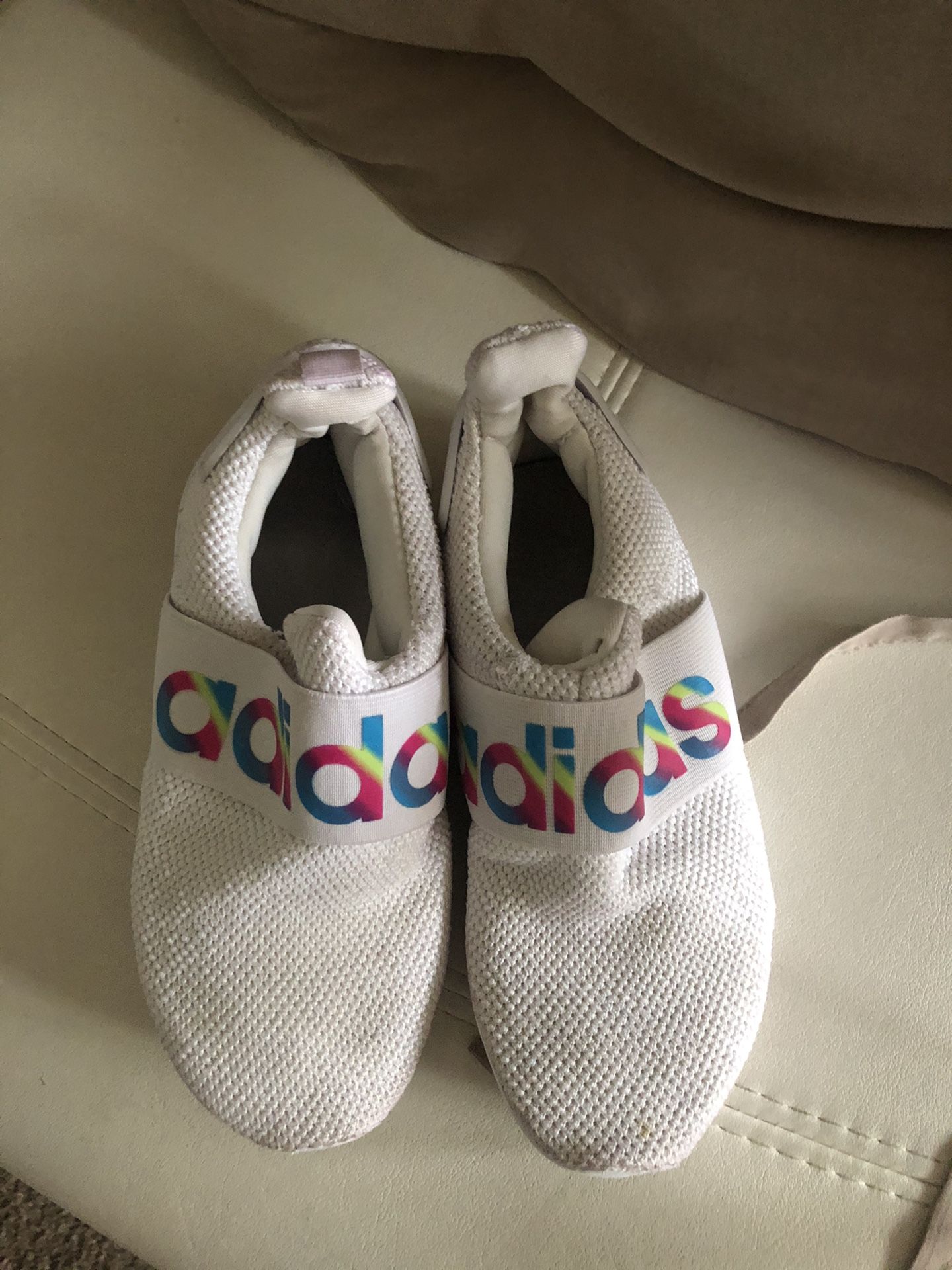 Kids adidas tennis shoes
