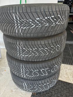 235/55/20 beautiful set of 4 Michelin Crossclimate2