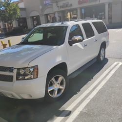 Chevy Suburban 4x4 Clean Title With 128000 Miles
