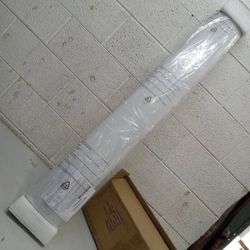 4ft LED Ceiling Light (NEW)