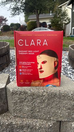 Clara Radiant Red Light Therapy Mask