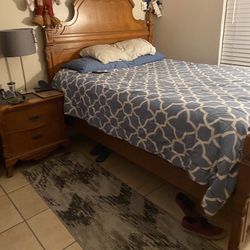 Antique Queen Size Bedroom set - 5 Pieces