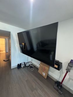 75” Samsung Crystal UHD TV + Heavy Duty Full Motion Wall Mount
