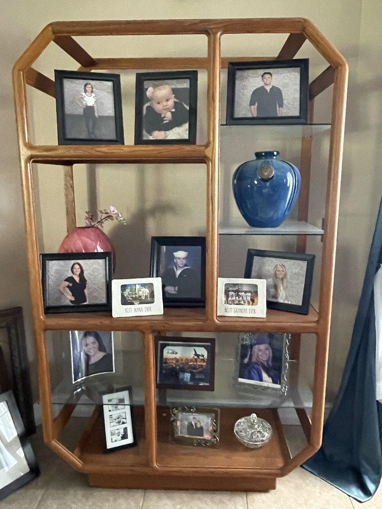 BEAUTIFUL LARGE DECOR DISPLAY SHELVING