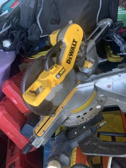 Dewalt Sliding Miter Saw 12” Blede GOOD CONDITION Lo