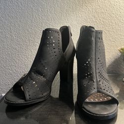 Black Chunky Heel Shoes