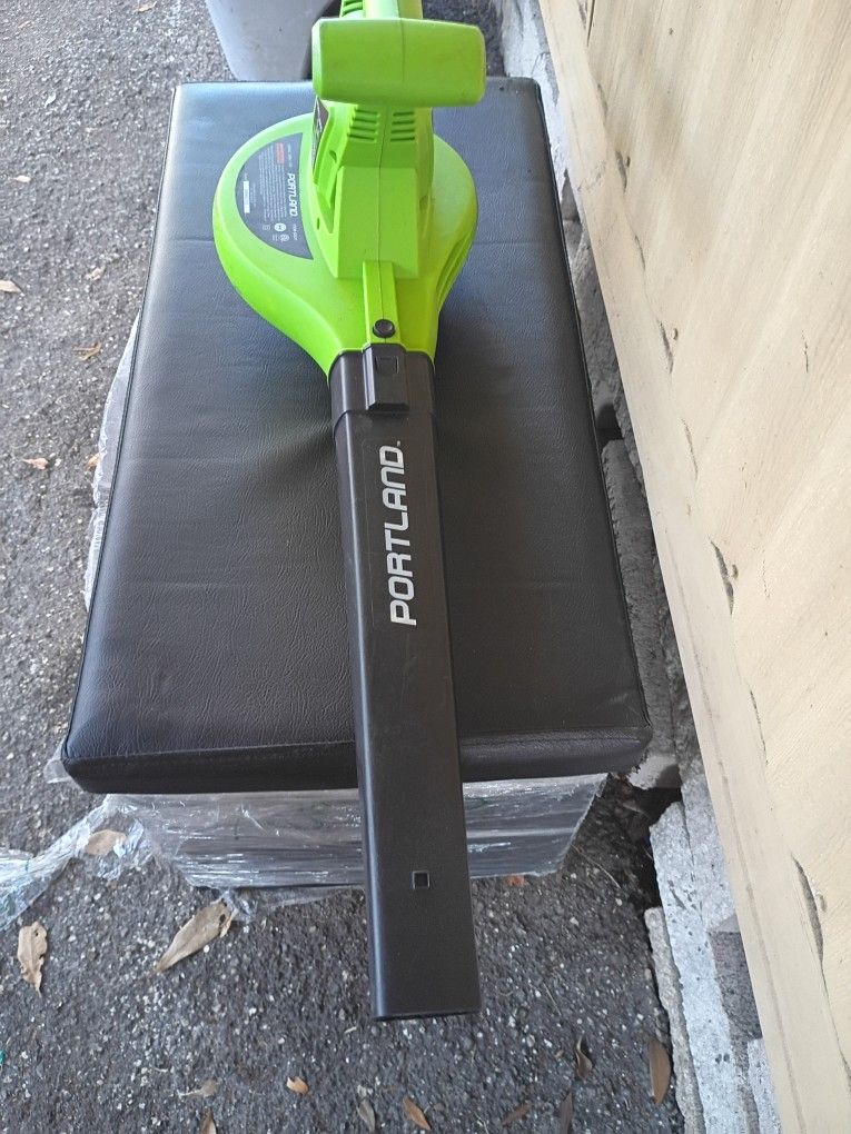 Leaf Blower