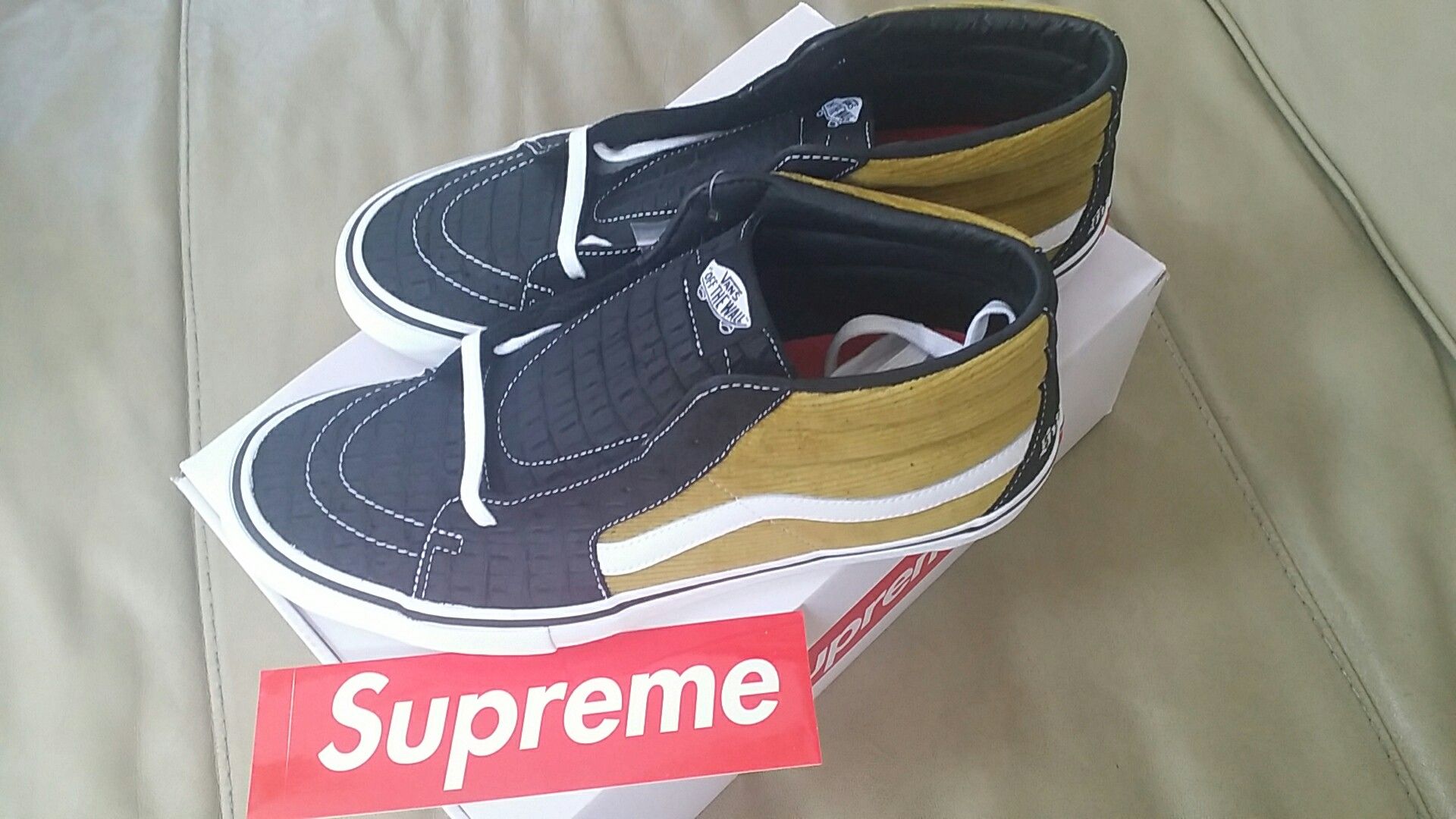 Supreme Vans Sk8-Mid Pro size 12