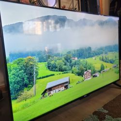 50" Roku Smart Tv 4k Great Condition Like New.  Great Quality Pic No Scratch 